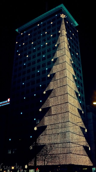 20_emelet_karacsony.jpg